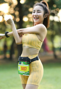 แยมโรล-กรณรัชตา