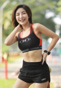 แยมโรล-กรณรัชตา