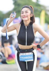 แยมโรล-กรณรัชตา