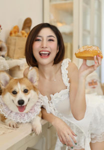 แยมโรล-กรณรัชตา