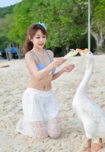 พลอยชมพู วัชรเจริญพงษ์-005-Graceful