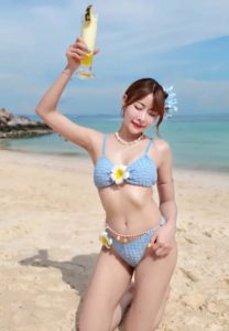 พลอยชมพู วัชรเจริญพงษ์-013-Amazing