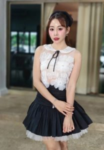 พลอยชมพู วัชรเจริญพงษ์