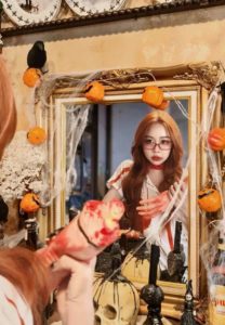 พลอยชมพู วัชรเจริญพงษ์