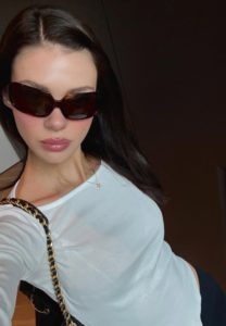 นิโคลา-เพลท์ซ-003-Elegant